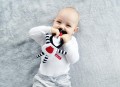 MOM'S CARE Kontrastowa przytulanka Szeleścik Misio Buu Czarny - opinie