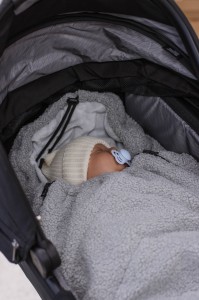 (Outlet) Zimowy, uniwersalny śpiworek dziecięcy Boucle do wózka, gondoli, sanek - Grey