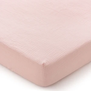 Muślinowe prześcieradło z gumką do łóżeczka 120x60cm - Pink